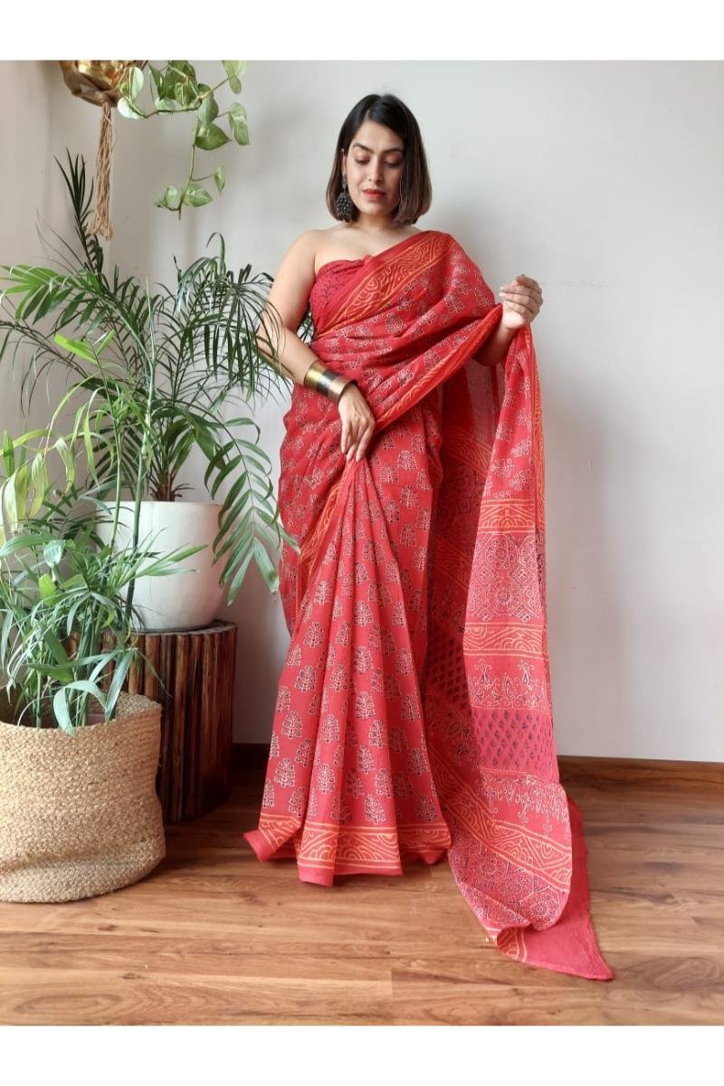 Red Elegant Mulmul Cotton Sarees with Floral Ajrakh Print